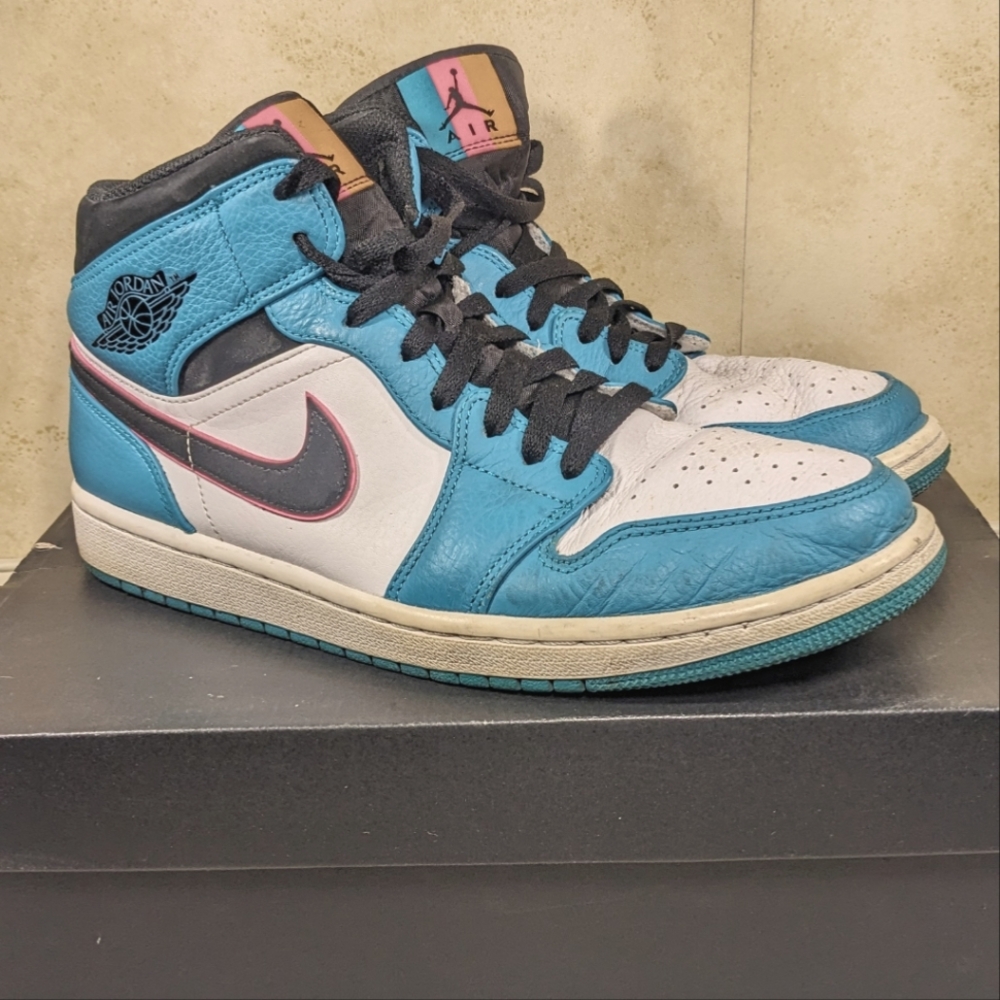 Size 10.5 Nike Air Jordan 1 SE Mid South Beach With Box Turbo Green